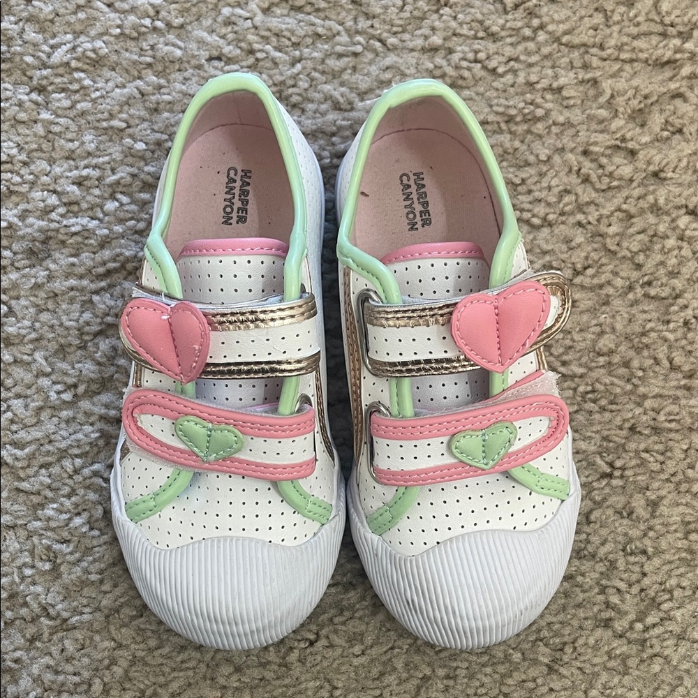 Harper Canyon White Sneakers with Pink and Green Hearts